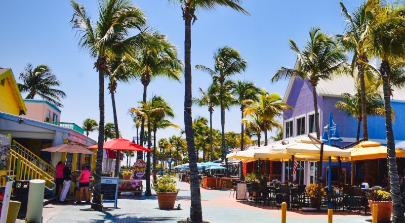 Times Square en Fort Myers Beach Times Square en Fort Myers Beach