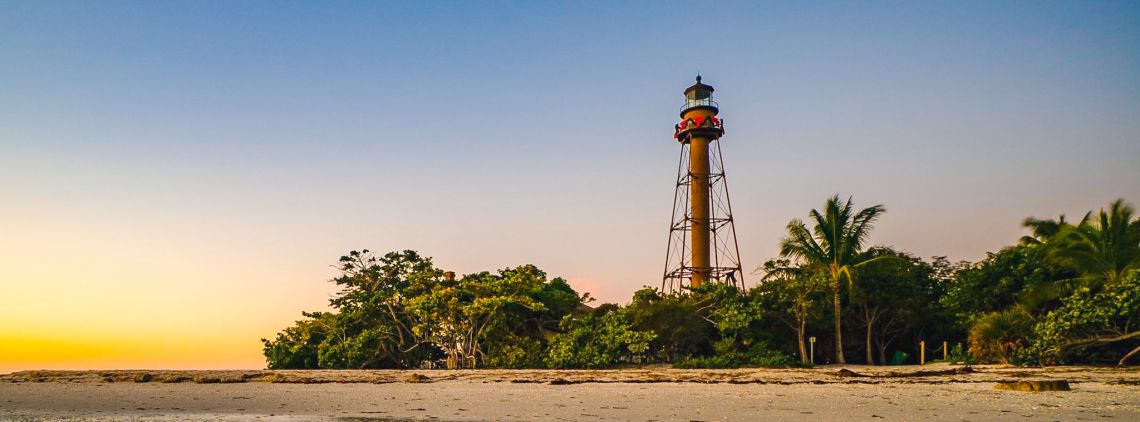 Faro de Sanibel Island durante la caida del sol Faro de Sanibel Island durante la caida del sol